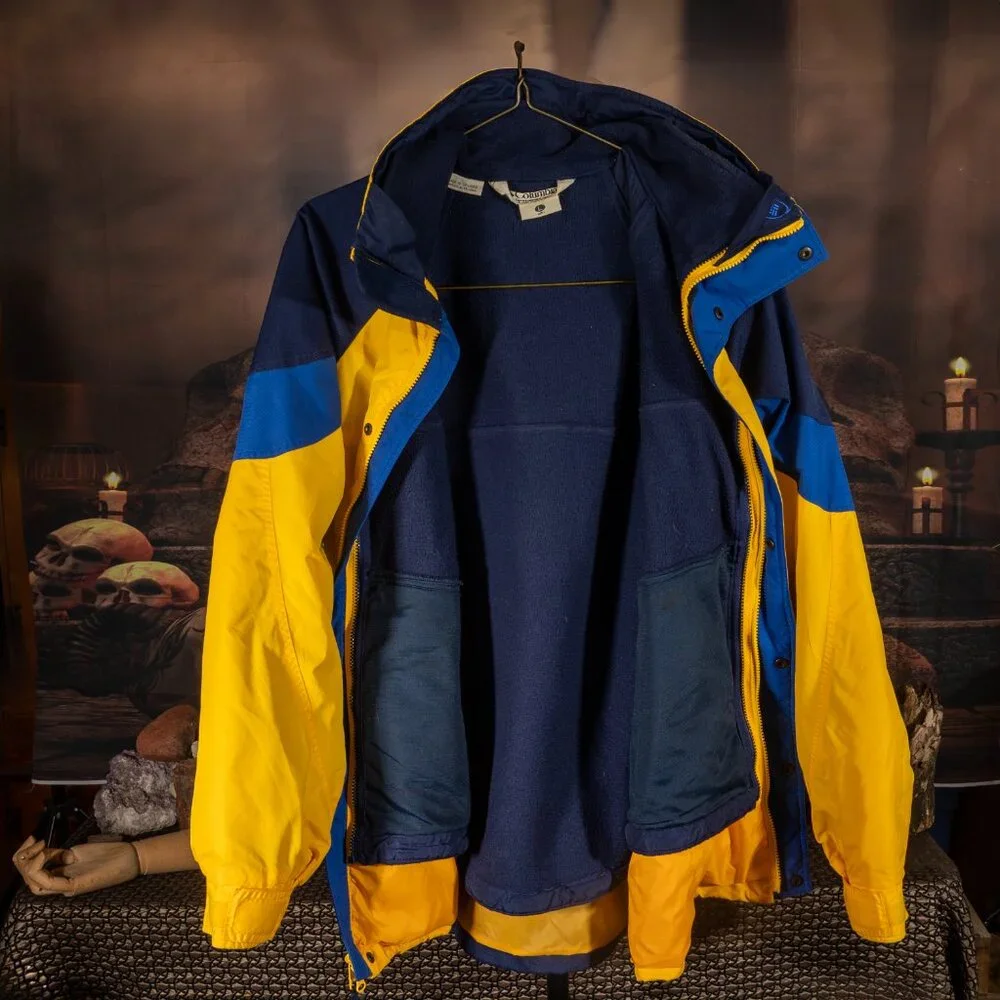 Columbia Winter  yellow Jacket  LG Outer shell lined Water Resistance - Picture 2 of 16